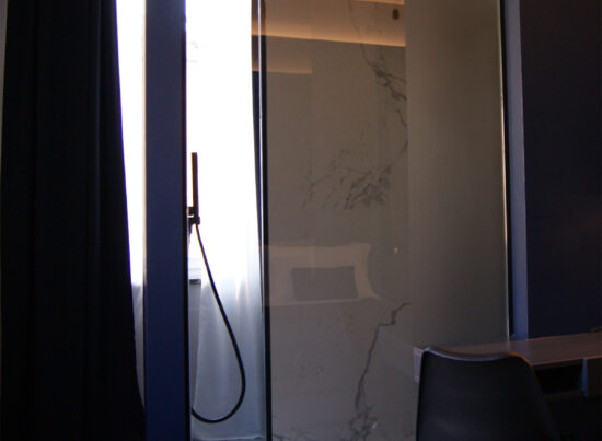 Welive king deluxe room